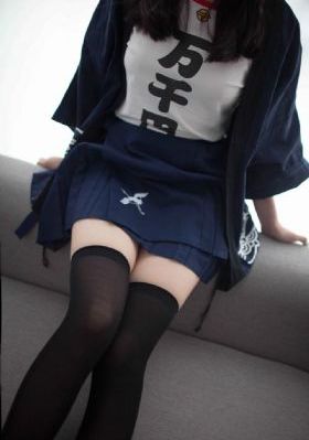 动漫被脱脱内内打扑克app