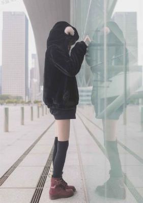 女大学生的沙龙