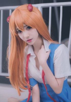 火热的邻居在线观看