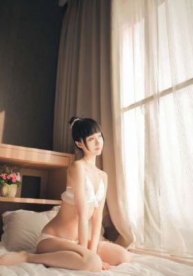 《你可以碰我一分钟……》动漫